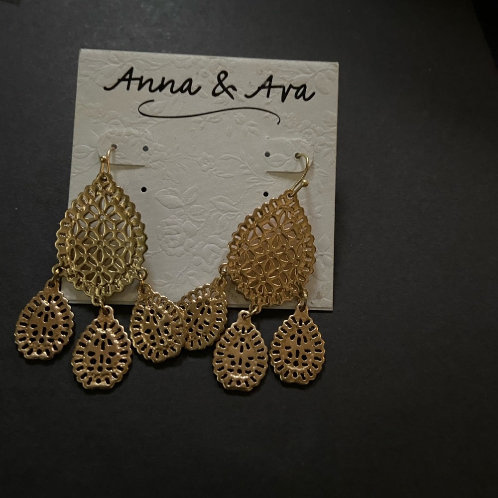 New without tag Anna and Ava earrings